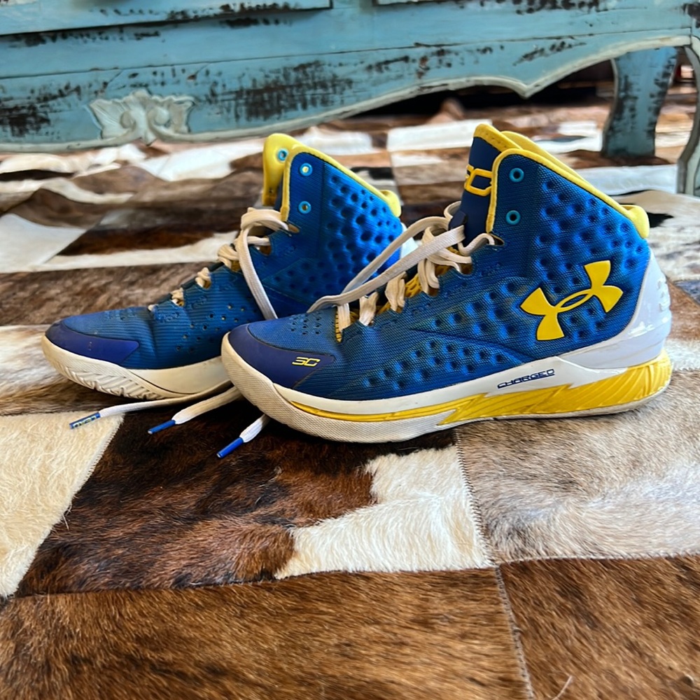 Used Under Armour Blue White Yellow Basketball Shoes youth